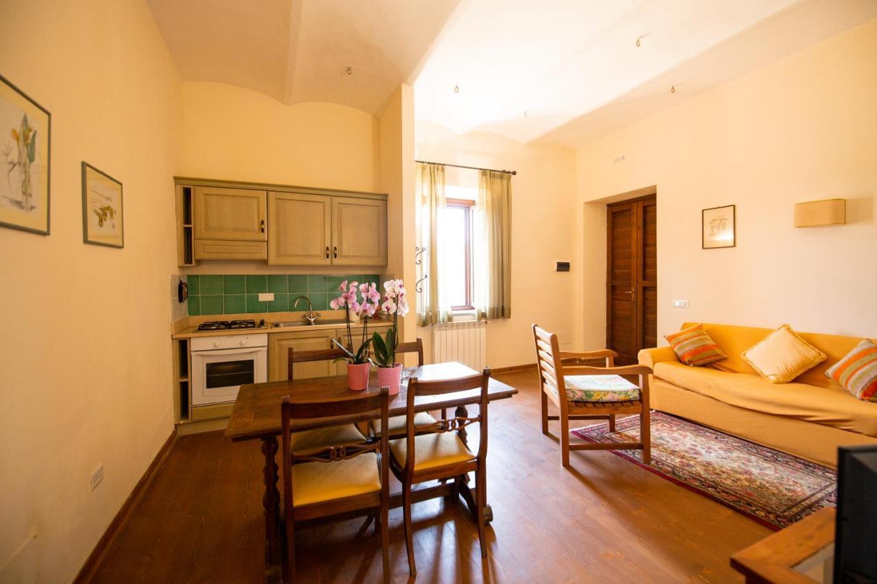 Agriturismo Lago Di Mezzano Valentano Exterior foto